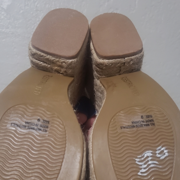 NWT 🔥Strap Ankle Wedges Size 9 - Picture 5 of 6